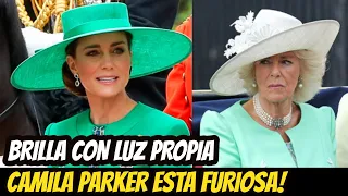 INCREÍBLE! KATE MIDDLETON SE ROBA TODAS Las MIRADAS Por "HUMILLAR" a LA REINA CAMILA PARKER HOY!