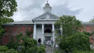 Exploring the ABANDONED Metropolitan State Hospital (Waltham, MA)