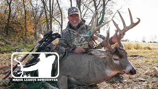 CHIPPER JONES | BIG IOWA BUCKS | RATTLING DURING THE RUT!!