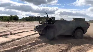 Fennek driving offroad