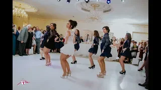 Esküvői meglepetés tánc a vőlegénynek 2018 | Bride and bridesmaids surprise wedding dance
