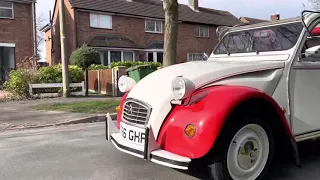 Citroen 2CV High Speed Drive-by