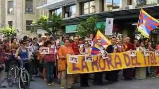 Proyecto Avalon - Marcha silenciosa por el Tibet en Sevilla encabezada por Venerable Wangchen