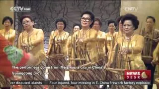 Chinese Indonesians form Angklung orchestra