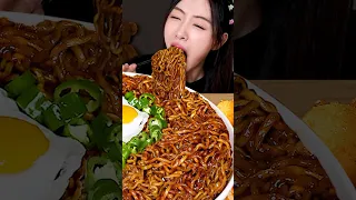 맛있는거+맛있는거!! 청량고추 왕창 넣은 짜장라면에 달콤한 슈프림 양념치킨 먹방ㅣ짜파게티 짜장면 먹방