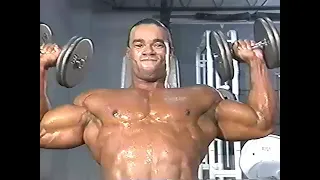 Kevin Levrone - Workout and posing (old video)