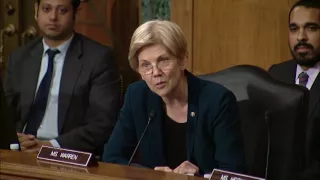 Senator Elizabeth Warren questions Wells Fargo CEO John Stumpf at Banking Committee Hearing