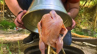 A Whole Chicken Fried Under A Bucket! An Unusual Way To Prepare A Crispy lunch