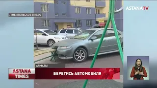 Автомобиль без водителя протаранил детскую площадку в Алматы