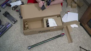 Dyson V8 Unboxing