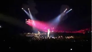 Milk Inc. - 15 - Intro + I'll Be There (La vache 2011) (Live at Sportpaleis Antwerp) (01-10-2011)