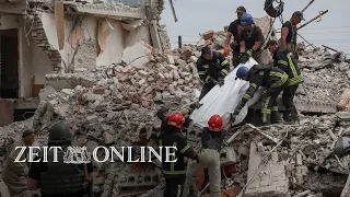 Donezk: Zwei Dutzend Menschen unter Trümmern eines Wohnhauses vermutet