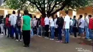 Gemidão do ZAP invade o hino nacional em colégio do Paraná