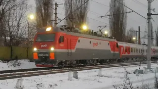 Электровоз ЭП1М-478 с фирменным поездом №643С КисловодскーАдлер