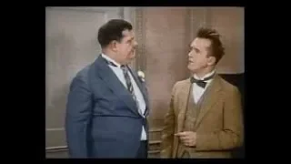 Cap 15 EL GORDO Y EL FLACO  La Novia del Pasado a color/ Laurel & Hardy chickens go home