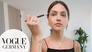 Eiza González’ Anleitung für ein strahlendes Sommer-Make-up | Beauty Secrets | VOGUE Germany