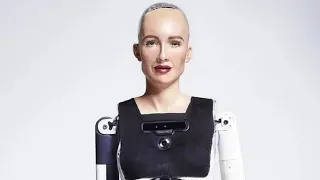 Sophia robot says "She wants to Study In a University"