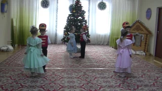 Танец "Барышни и гусары"