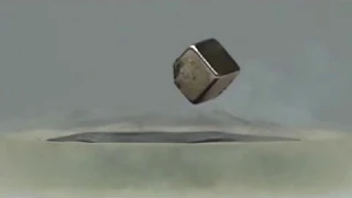 Experimente aus der Physik: Magnet schwebt über Supraleiter