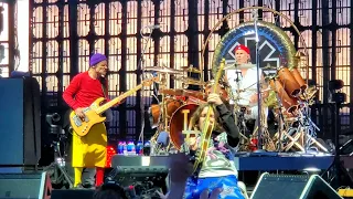 Red Hot Chili Peppers Gorge Amphitheater 5-31-2024 intro jam, Can't Stop
