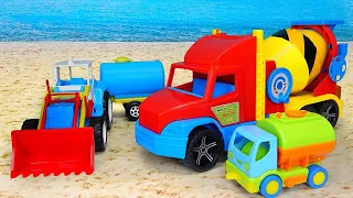 Auttaja-autot ja vesi. Betonirekka, vesirekka & lelutraktori. Leluautot ja lasten rekat.