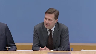 Bodentruppen in Syrien: Regierungspressekonferenz mit Steffen Seibert