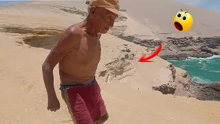 ESTE hombre VIVE  SOLO EN UN DESIERTO SIN VECINOS en la orilla del mar