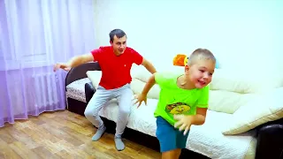 Папа и Рома ИГРАЮТ в Прятки! Убегают и Прячутся! Что ПРИДУМАЛ Хелпик?