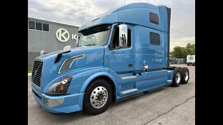 2016 Volvo VNL64T780 - Blue (V943656U)