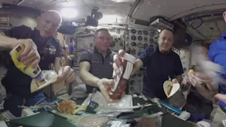 Joint Dinner of Russian and American Crews on the ISS //VIDEO 360//