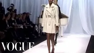 Fashion Show - Hussein Chalayan: Fall 2006 Ready-to-Wear