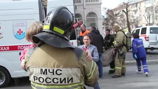 Девять человек – в том числе двоих детей – спасли на пожаре в Севастополе сотрудники  МЧС России