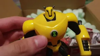 Unboxing a Ben 10 Action Figure Lot