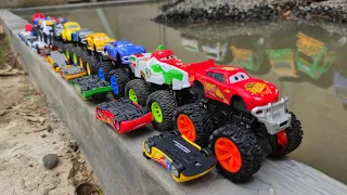 Looking for Disney Pixar Cars, Mack Cars, Lightning Mcqueen, Rayo Mcqueen, Tow Mater, Doc Hudson