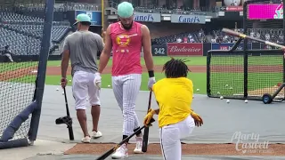 Fernando Tatís Jr. takes batting practice at Petco Park, inches closer to return