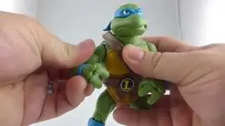 Leonardo 6" TMNT Classic Collection Figure Review from Playmates Toys