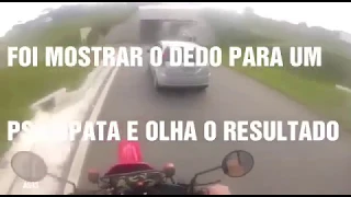 Nunca mostre o dedo do meio pra um psicopata no trânsito!