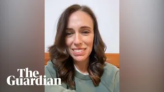 Jacinda Ardern hosts coronavirus Q&A from home after putting child to bed
