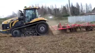 CAT 875E Challenger & Vaderstad NZ Aggressive