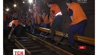 Невидима зміна київського метро: хто щоночі забезпечує роботу підземки