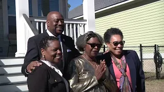 Savannah resident gets surprise visit from HUD Secretary and Mayor Johnson