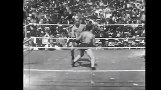 Rare: Tommy Burns KO 1 Bill Squires, 1907