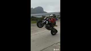 Easy Wheelie With Benelli 752s | Can't stop stun with it!
