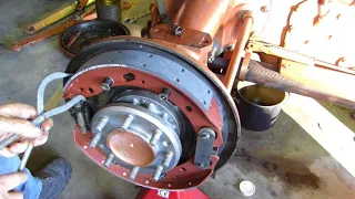 Ferguson FE35 Grey and Gold Restoration Part 13 Assembling the Brakes