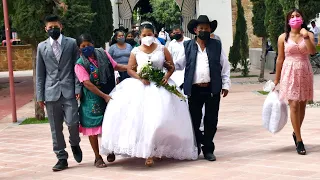 Boda en el valle de Oaxaca #OAXACA#BODAS#GUELAGUETZA#CLAYUDAS#TRADICIONES#VESTIDOS#COSTUMBRES