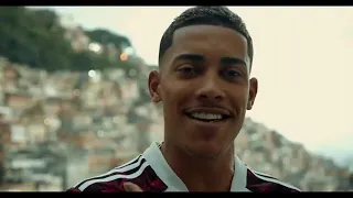 MC POZE - TRAJE DO MENGÃO E O DE MIL NO PE PARTIU MARACANA JOGO DO MENGÃO / OFICINAL