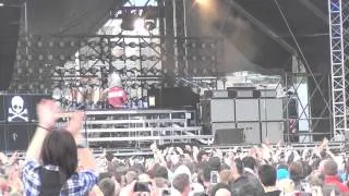 Green Day - 99 Revolutions (with Blitzkrieg Bop intro Live) @ Krieau, Wien, 2013