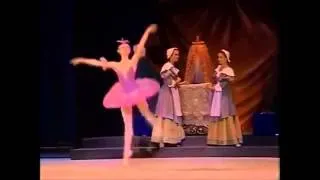 Lilac Fairy. Mariinsky retains the classical heritage.