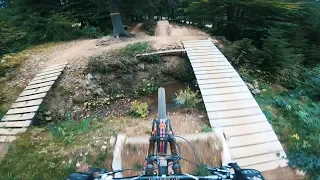 Spaßige Abfahrten im Bikepark Spicak