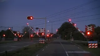 Spoorwegovergang Zwolle // Dutch railroad crossing